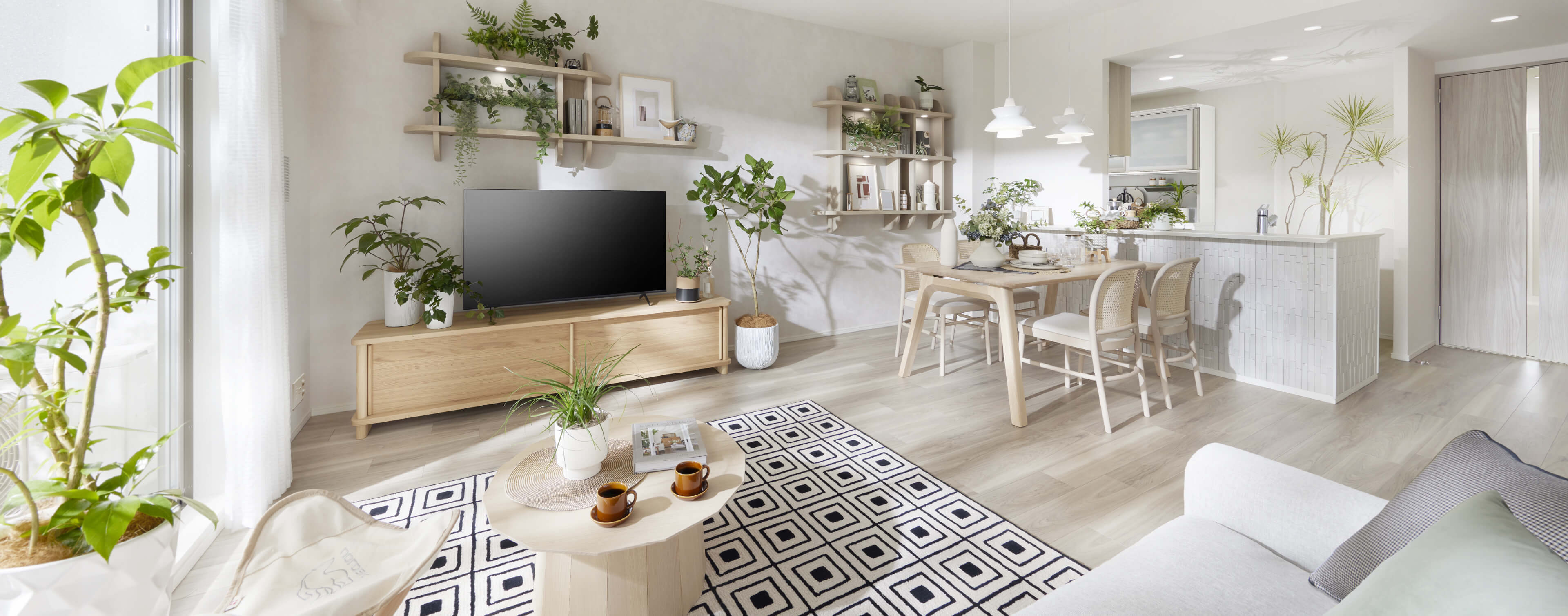 リビング・ダイニング（WEタイプ、基本プラン・モデルルーム）