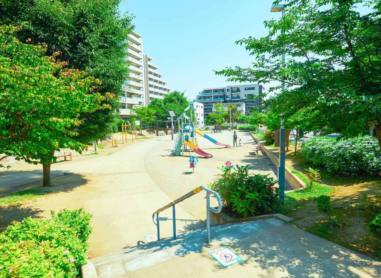 とねりこ公園（キャロット公園）（徒歩5分/約360m）