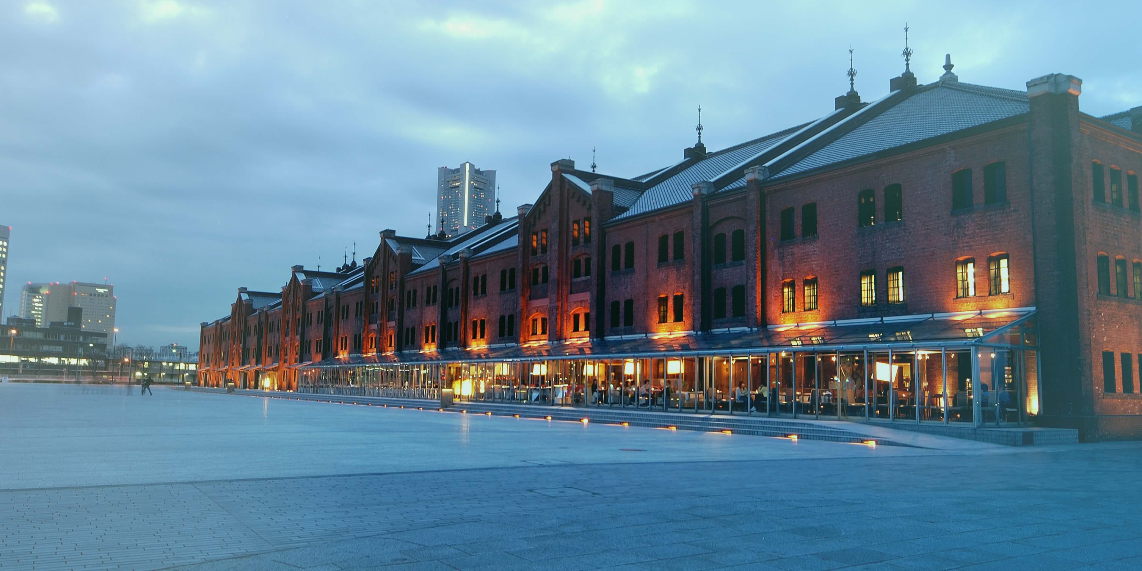 横浜赤レンガ倉庫（約660ｍ・徒歩9分）(C)2025 YOKOHAMA RED BRICK WAREHOUSE