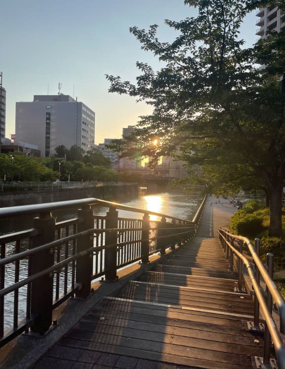 ふれあい水辺広場（徒歩2分）