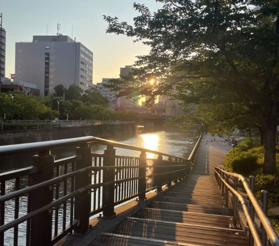 ふれあい水辺広場（徒歩2分）