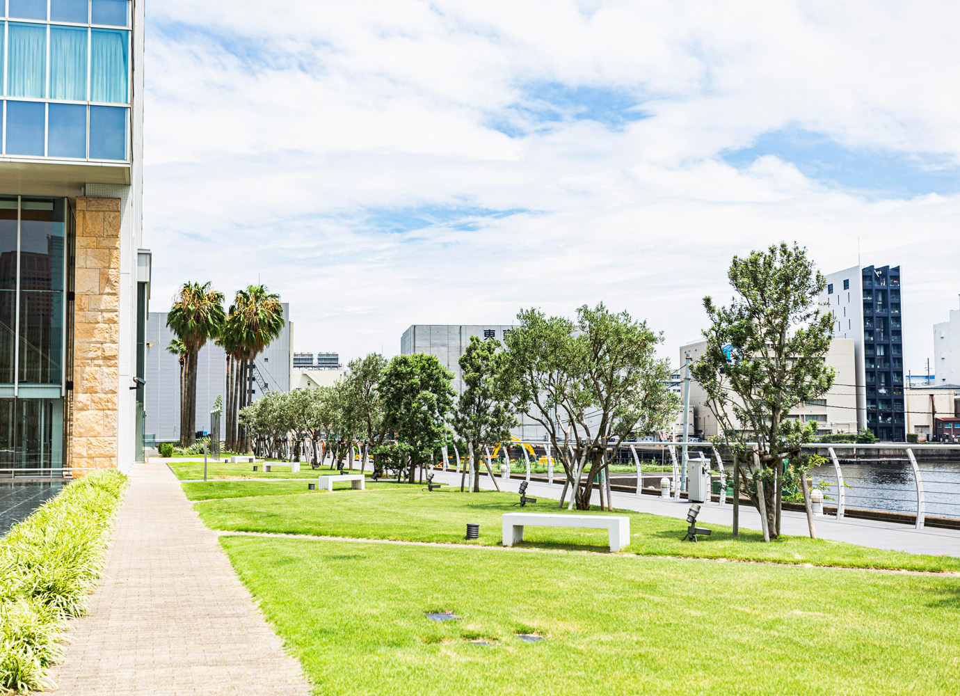 港南四丁目緑地（2min・約120m）