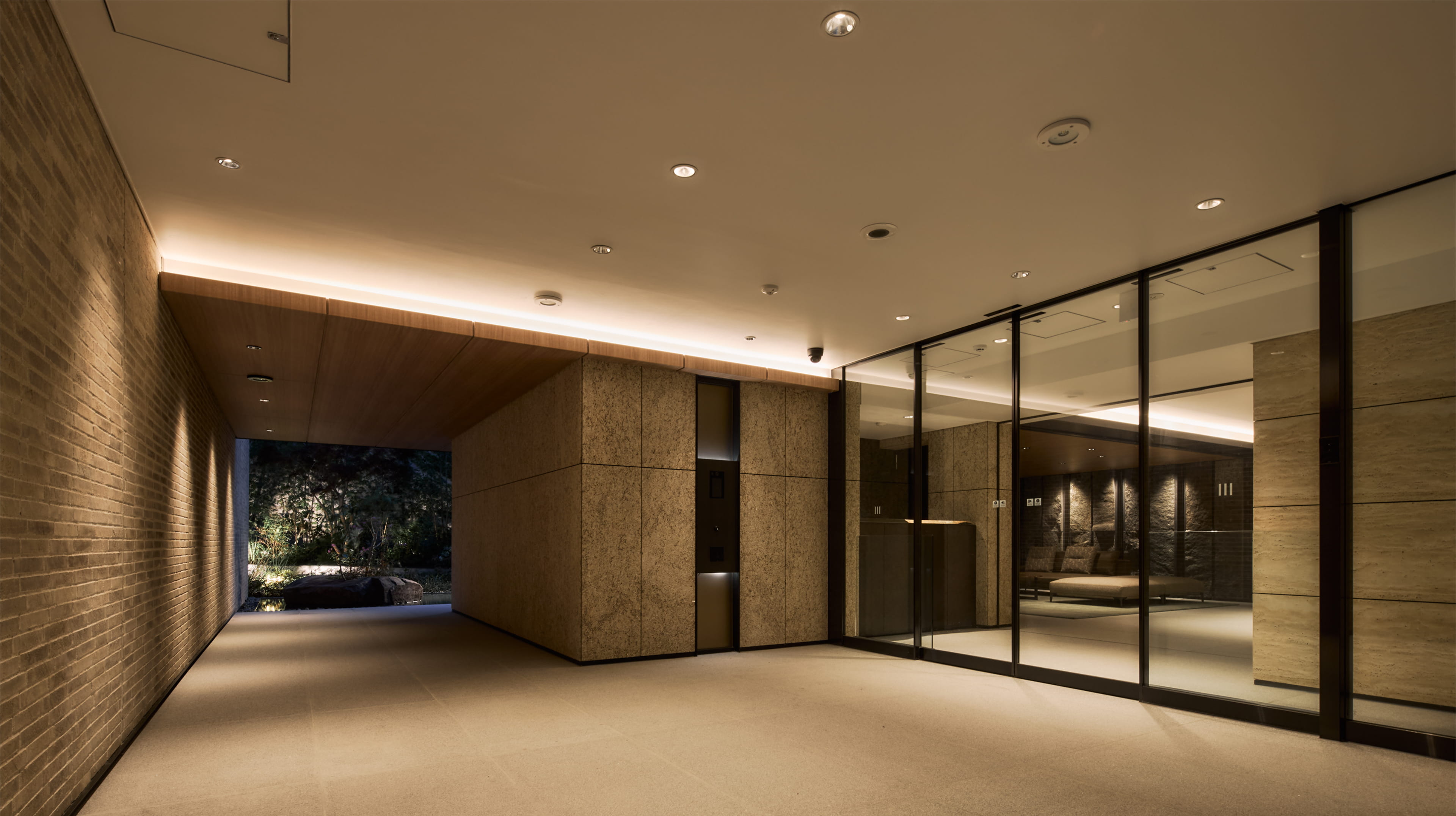 ENTRANCEHALL