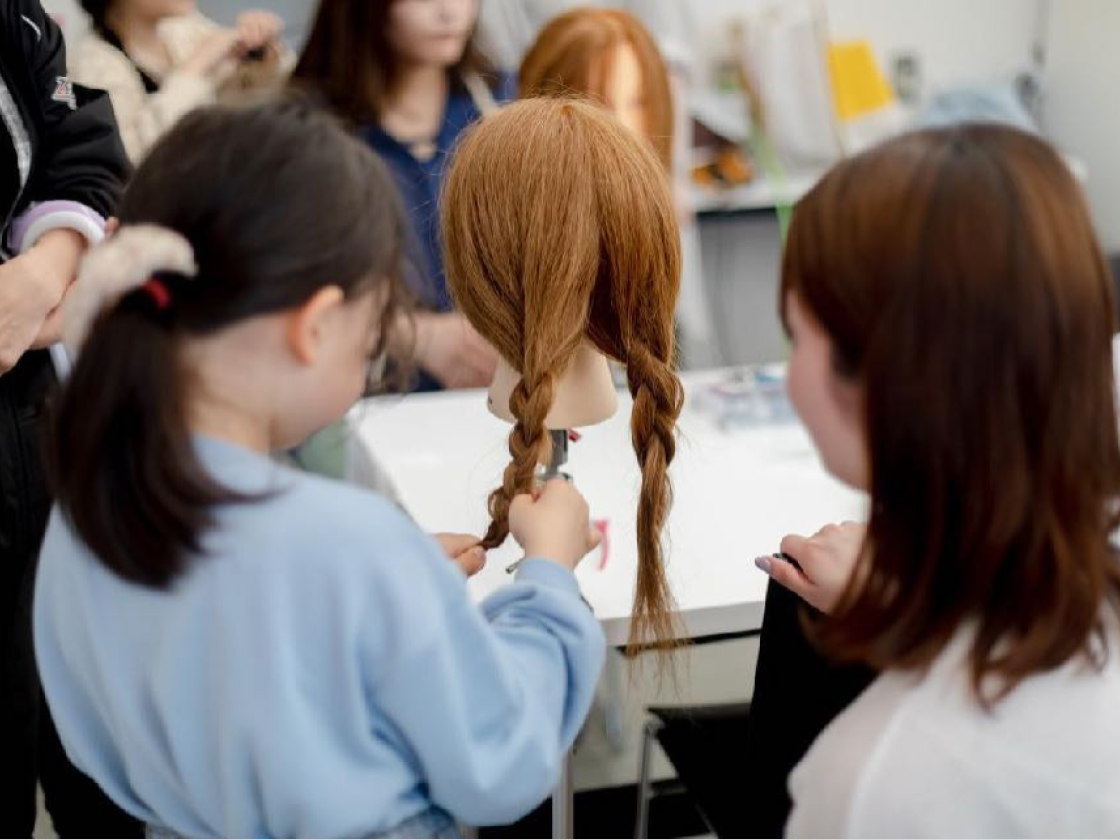 こちらは千葉県を中心に展開している美容院taebisの職業体験ブース。